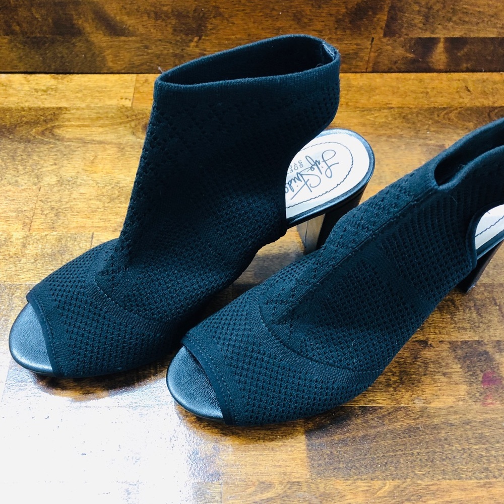 Women’s dress shoes